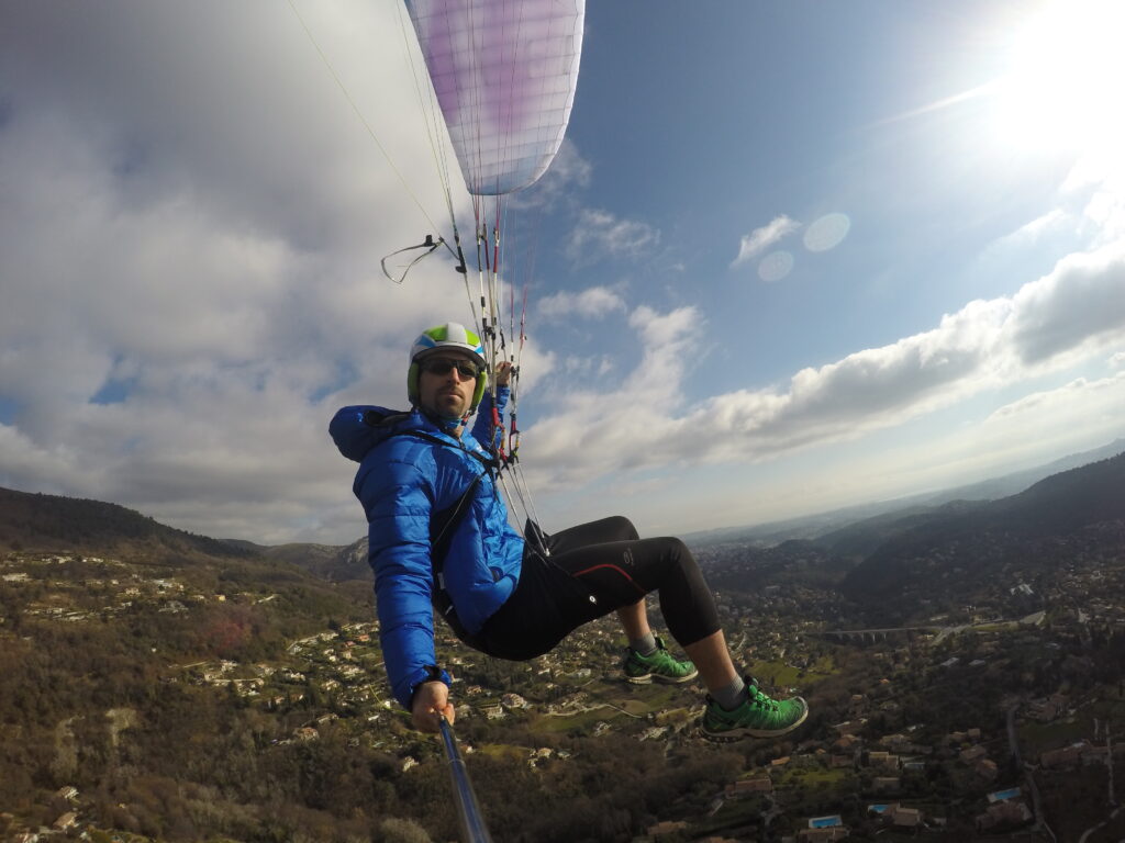 Everest3 harness thong in flight
