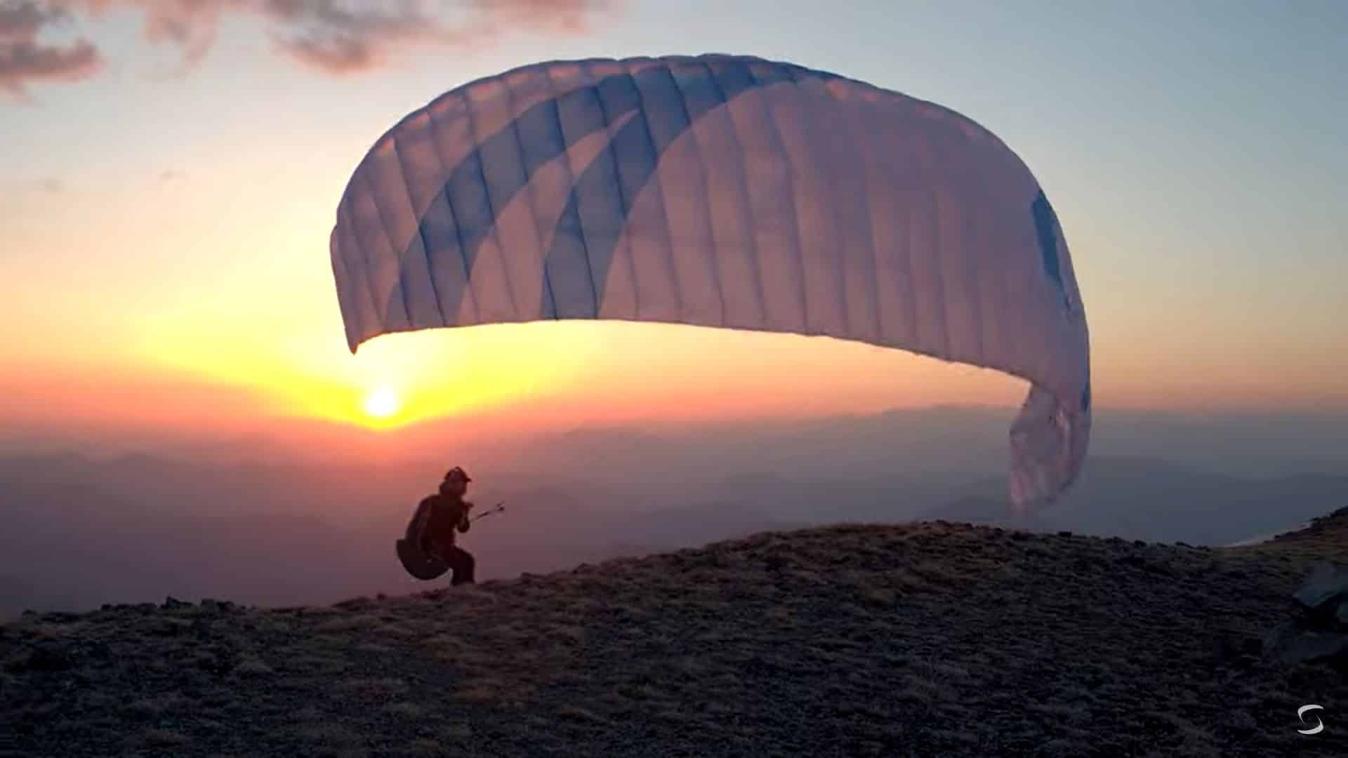 Cliquez sur la miniature pour lire la vidéo du vol de l'Eiko2 au coucher du soleil
