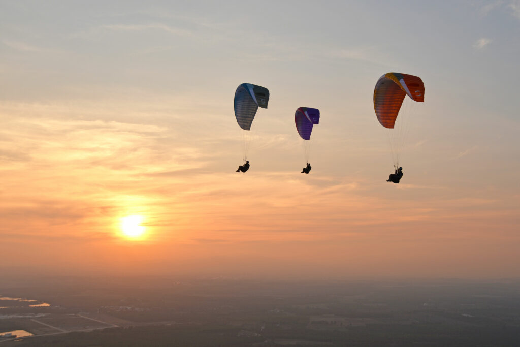 Photos of glider of paraglider beginner EONA4